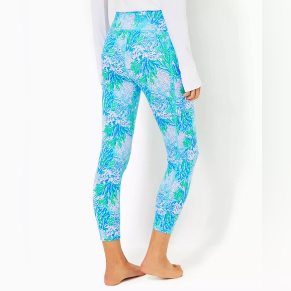 Lilly Pulitzer UPF 50+ Luxletic 24" Weekender High Rise Midi Legging Current Sea - Picture 3 of 6